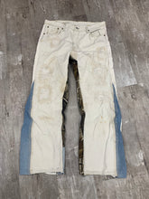 Load image into Gallery viewer, Shirt Patch Flare Jeans- 38x32